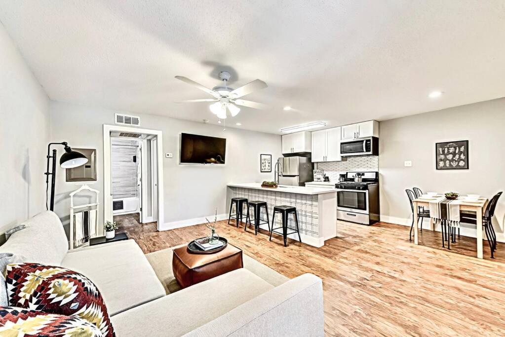 New - Near Deep Ellum + Downtown Flat Appartement
